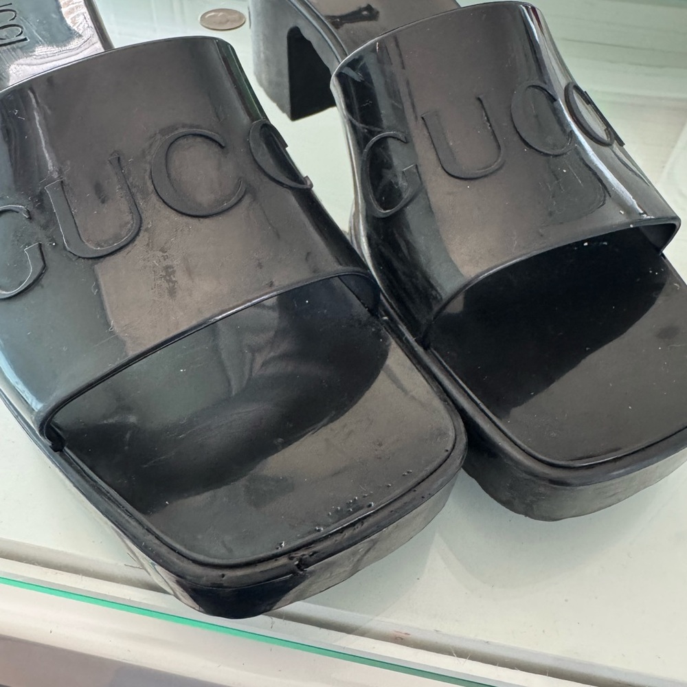 Gucci Black Patent Leather Logo Slide Mules - Picture 2 of 3